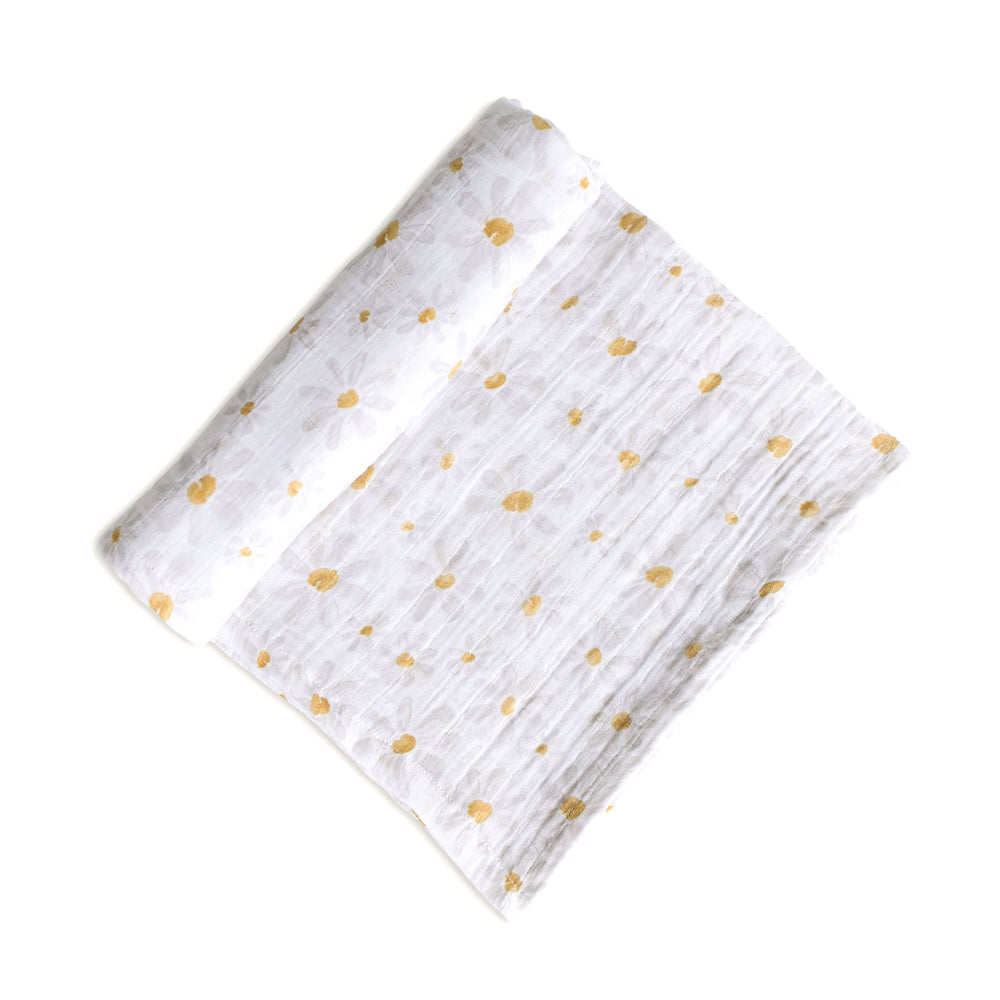 Pehr Daisy Organic Novelty Swaddles. Organic cotton, hand printed. White with daisy pattern.